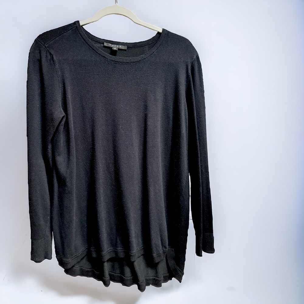 Cozy Chic: Cyrus Black Sweater - Your New Wardrobe Essential! Ladies Medium